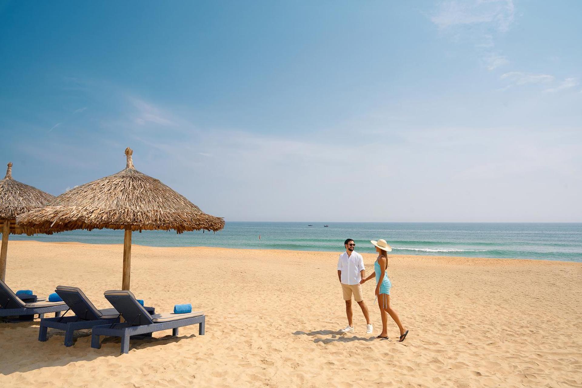 Wyndham Hoi An Royal Beachfront Resort & Villas Экстерьер фото