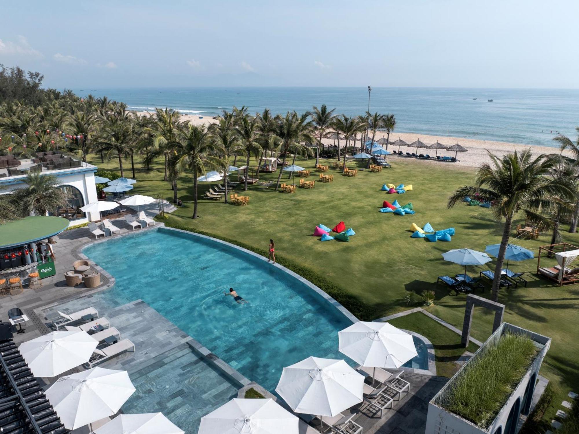 Wyndham Hoi An Royal Beachfront Resort & Villas Экстерьер фото